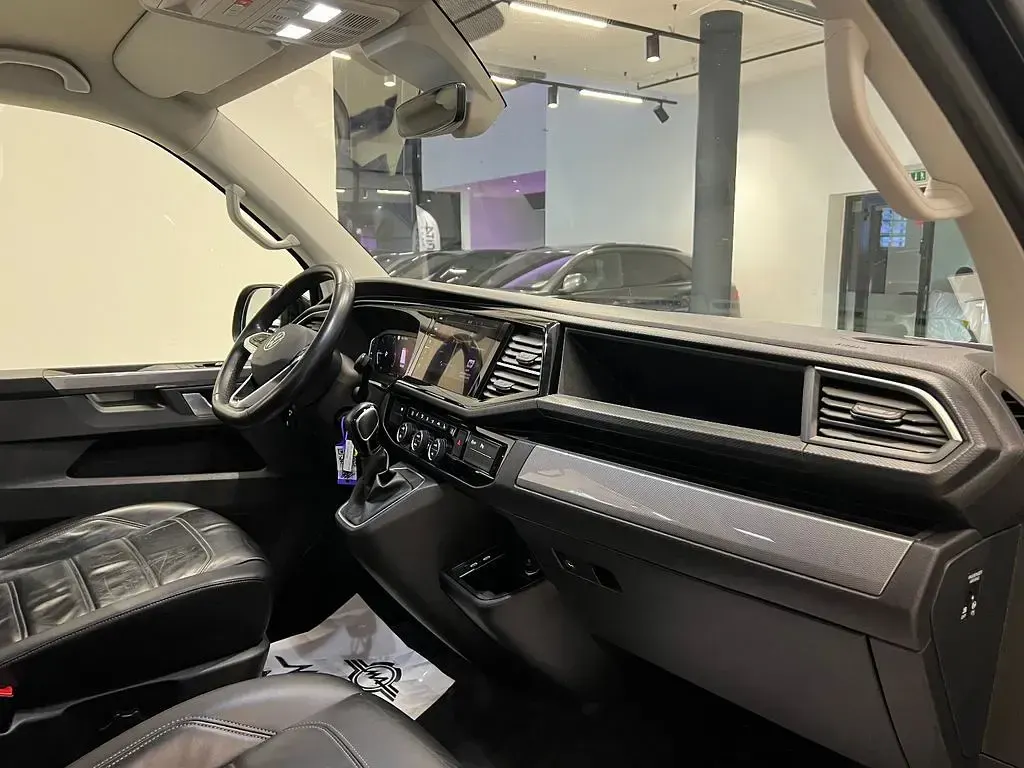 Używany VW Multivan 199 KM (146 kW) 2021 Czarny Minivan