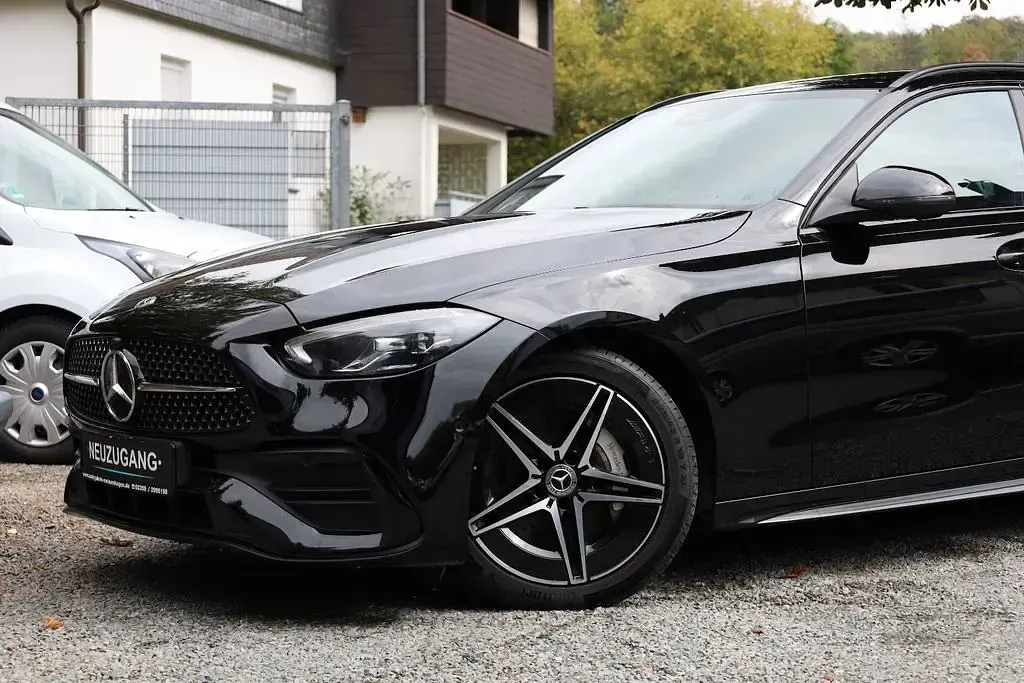 Gebraucht Mercedes 220 AMG line 200 PS (147 kW) 2023 Schwarz Limousine