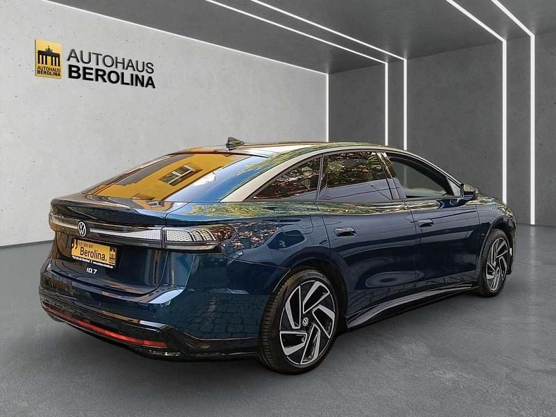 Gebraucht VW ID.7 Pro 210 kW (286 PS) 2025 Aquamarinblau metallic Kleinwagen