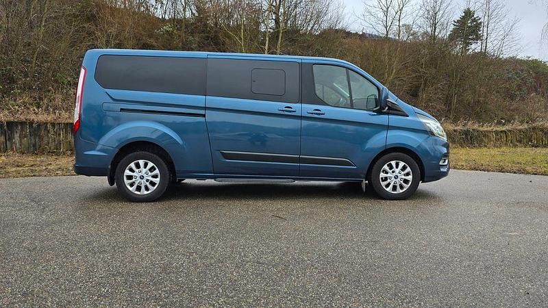 Gebraucht Ford Tourneo 170 PS (125 kW) 2018 Blau Van / Kleinbus
