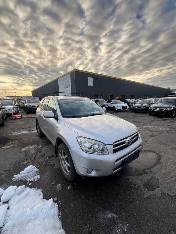 Silber Gebraucht 2008 Toyota RAV4 Basis SUV | 4.499 € (Etwas zu teuer) - Bild 1/4