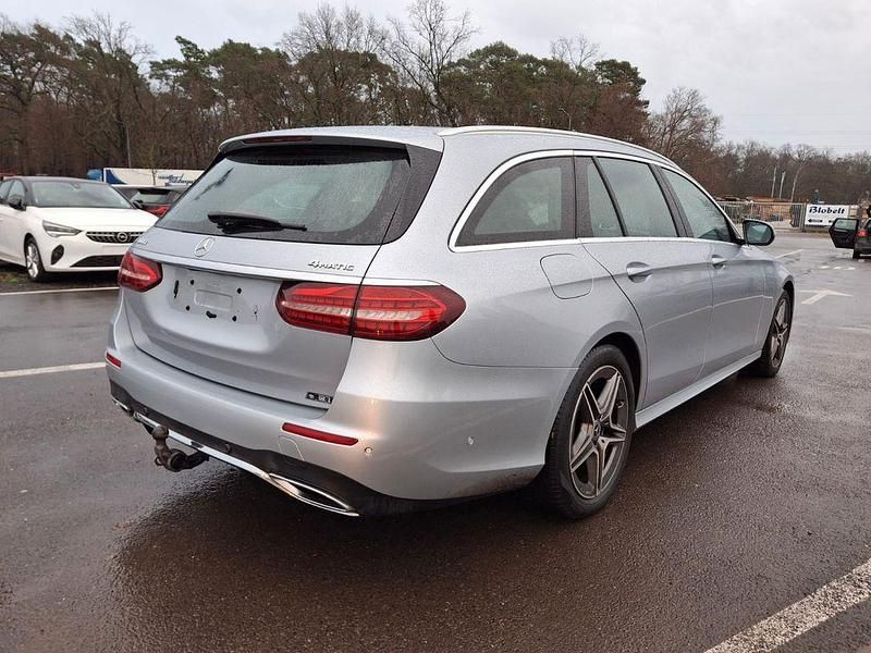 Gebraucht Mercedes E400 AMG 330 PS (242 kW) 2022 Silber Limousine