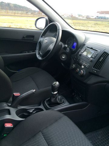 Gebraucht Hyundai i30 Edition 90 PS (66 kW) 2011 Weiß Limousine
