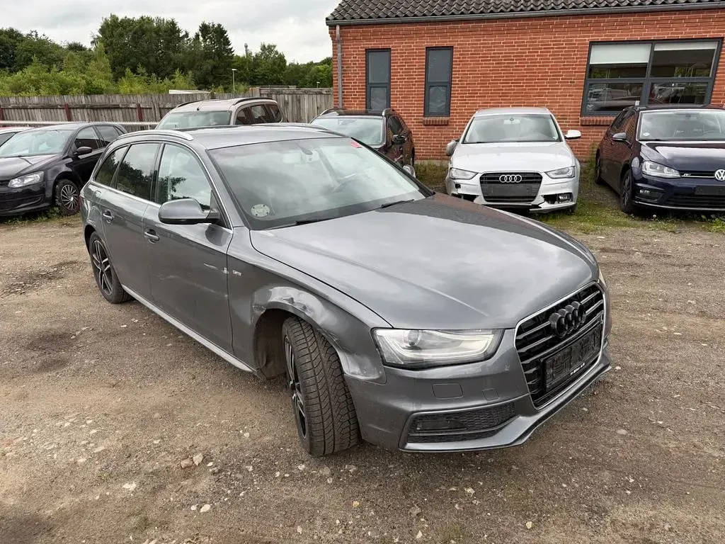 Gebraucht Audi A4 Attraction 150 PS (110 kW) 2015 Grau Kombi
