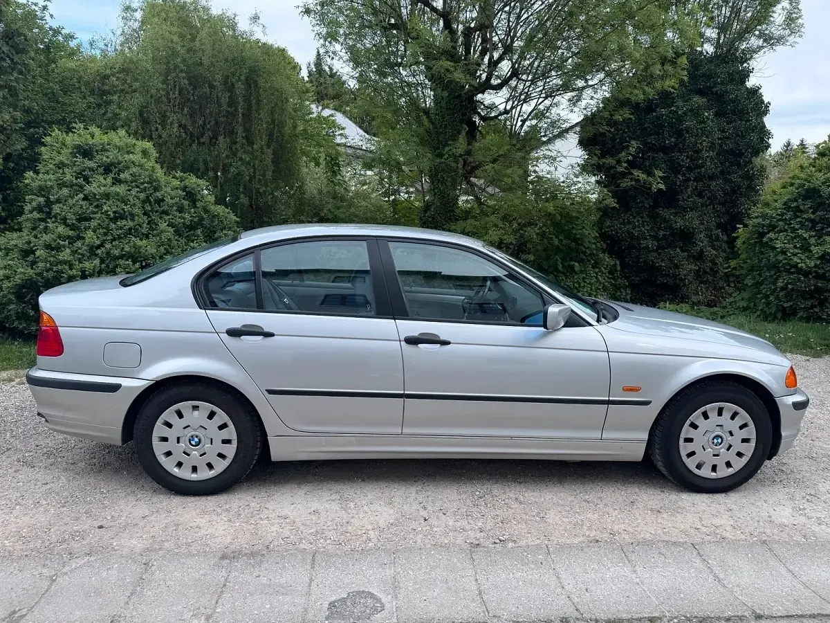 Brugt BMW 318 118 HK (86 kW) 1998 Sølv Sedan