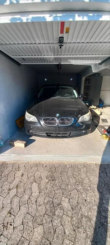 Schwarz Gebraucht 2006 BMW 523 Limousine | 3.200 € (Guter Preis) - Bild 1/4