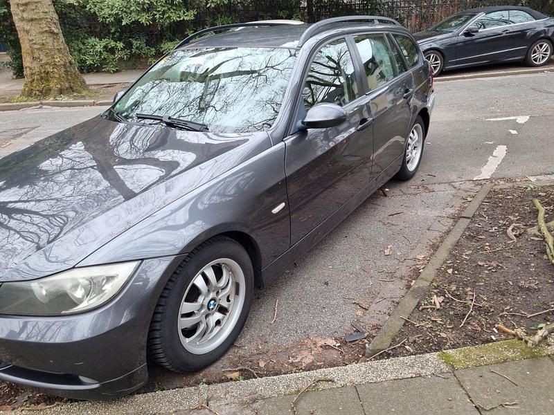 Gebraucht BMW 320 163 PS (119 kW) 2005 Grau Kombi