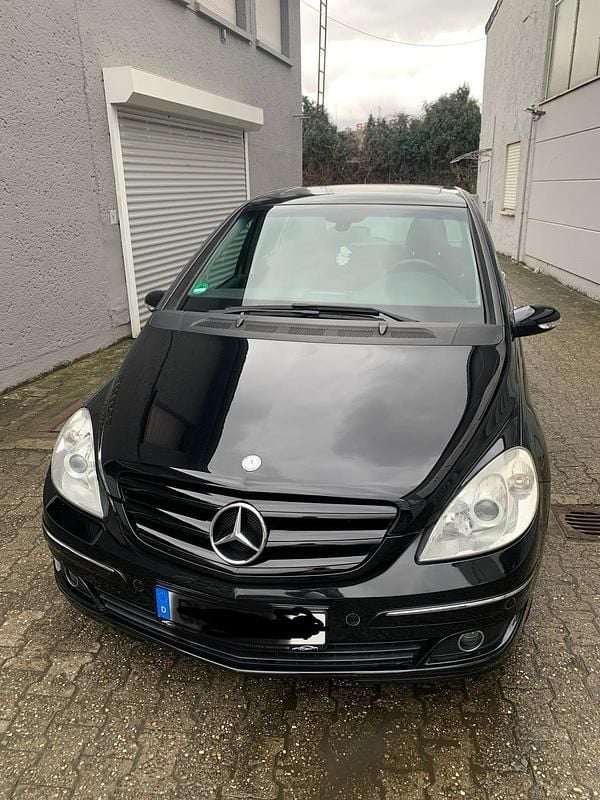 Gebraucht Mercedes B200 136 PS (100 kW) 2008 Schwarz Van / Kleinbus