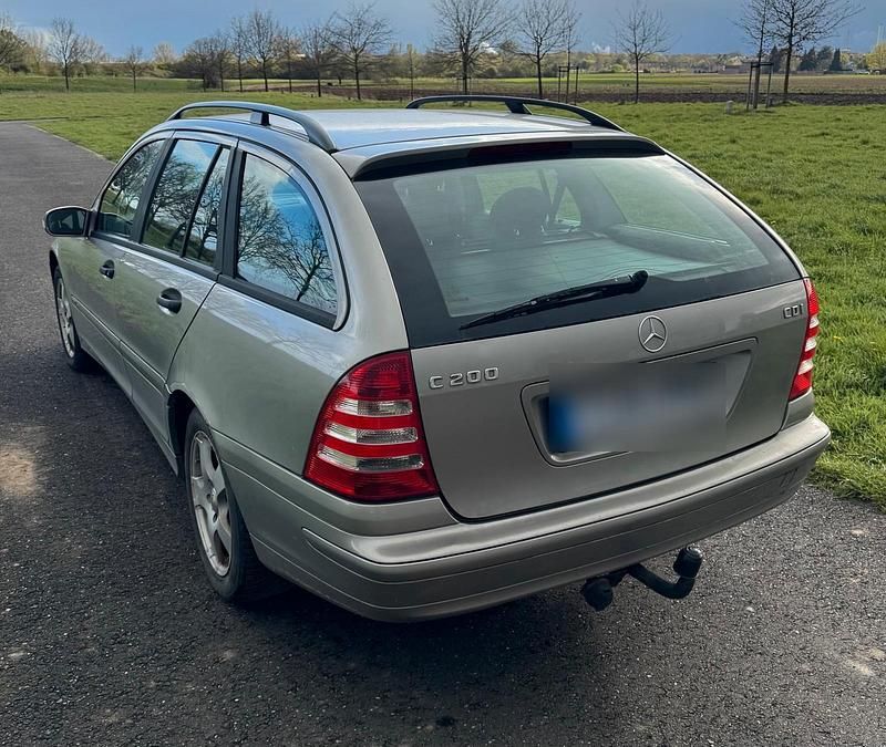 Gebraucht Mercedes C200 122 PS (89 kW) 2005 Grau Kombi