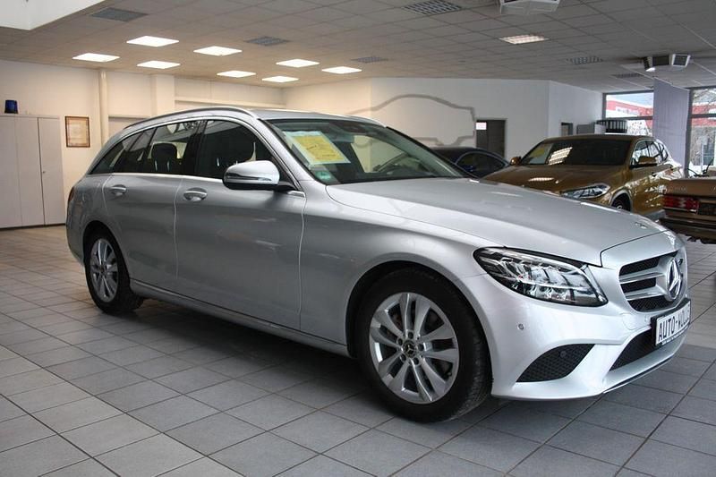 Gebraucht Mercedes C200 Avantgarde 184 PS (135 kW) 2020 Silber Kombi