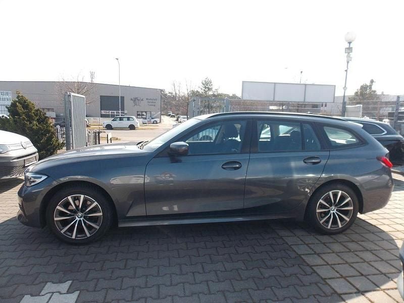 Gebraucht BMW 320 Advantage 190 PS (139 kW) 2022 Grau Kombi