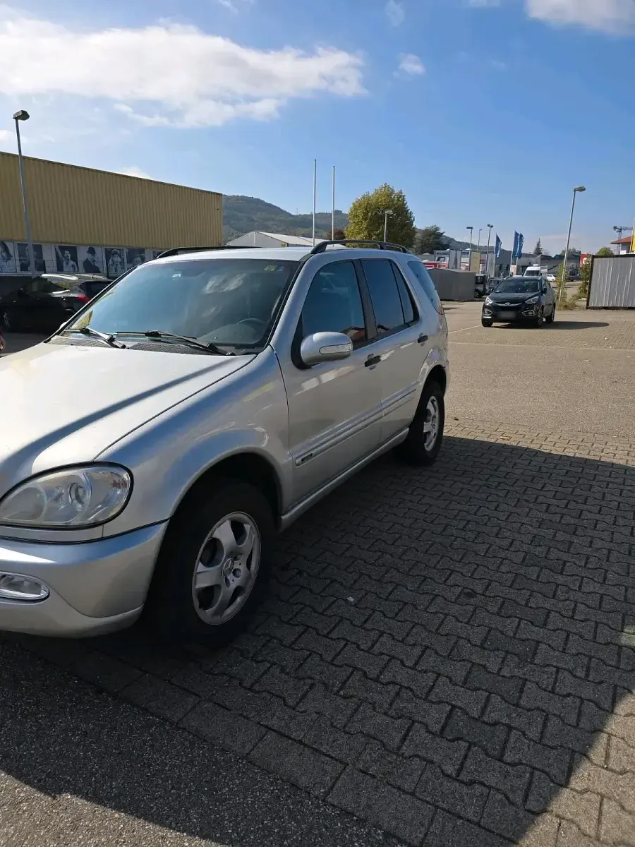 Gebraucht Mercedes ML270 160 PS (117 kW) 2003 Grau SUV