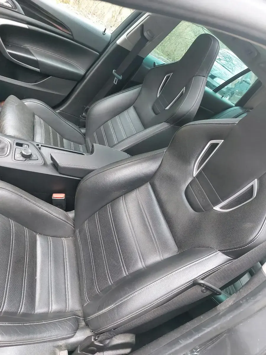 Second-hand Opel Insignia 160 CP (117 kW) 2011 Gri Break