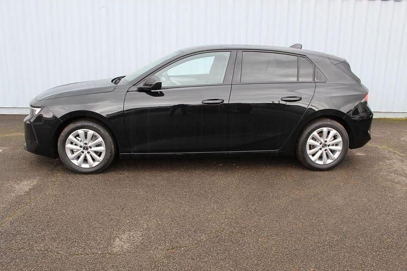 Gebraucht Opel Astra Edition 131 PS (96 kW) 2025 Schwarz Limousine
