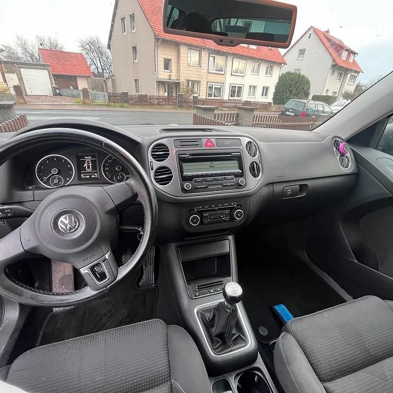 Gebraucht VW Tiguan 150 PS (110 kW) 2011 Grau SUV
