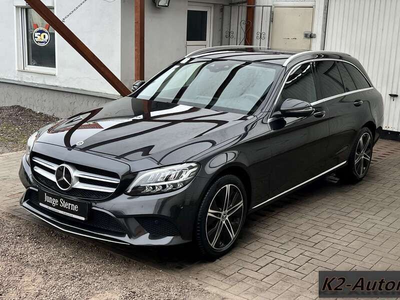 Graphitgrau metallic Gebraucht 2021 Mercedes C220 Kombi | 20.490 € (Superpreis) - Bild 1/4