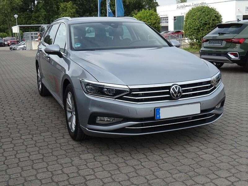 Gebraucht VW Passat Business 150 PS (110 kW) 2024 Pyritsilber metallic Kombi