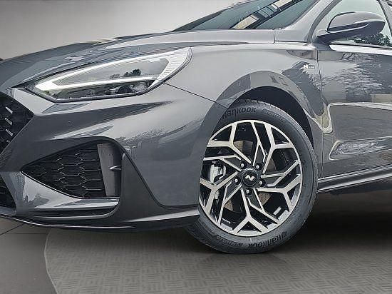 Neu Hyundai i30 N Line 150 PS (110 kW) 2026 Grau Limousine