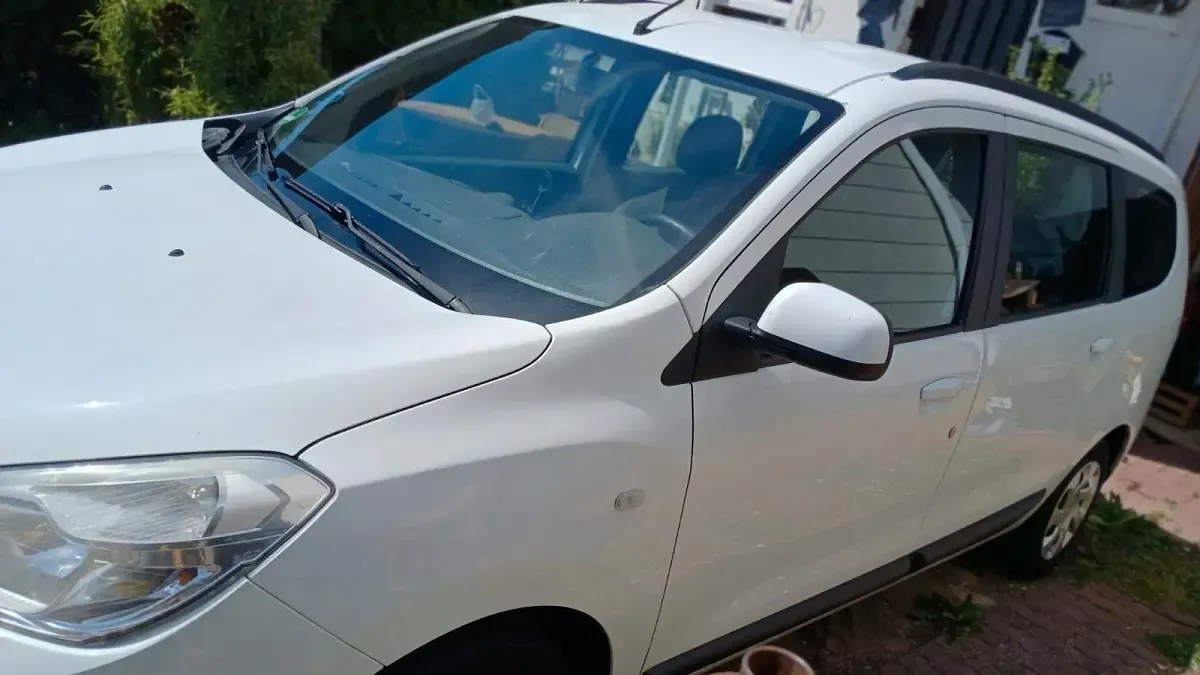 Gebraucht Dacia Lodgy Lauréate 90 PS (66 kW) 2013 Weiß Van / Kleinbus