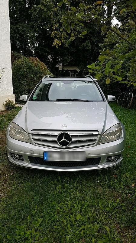 Silber Gebraucht 2010 Mercedes 180 Limousine | 6.900 € - Bild 1/4