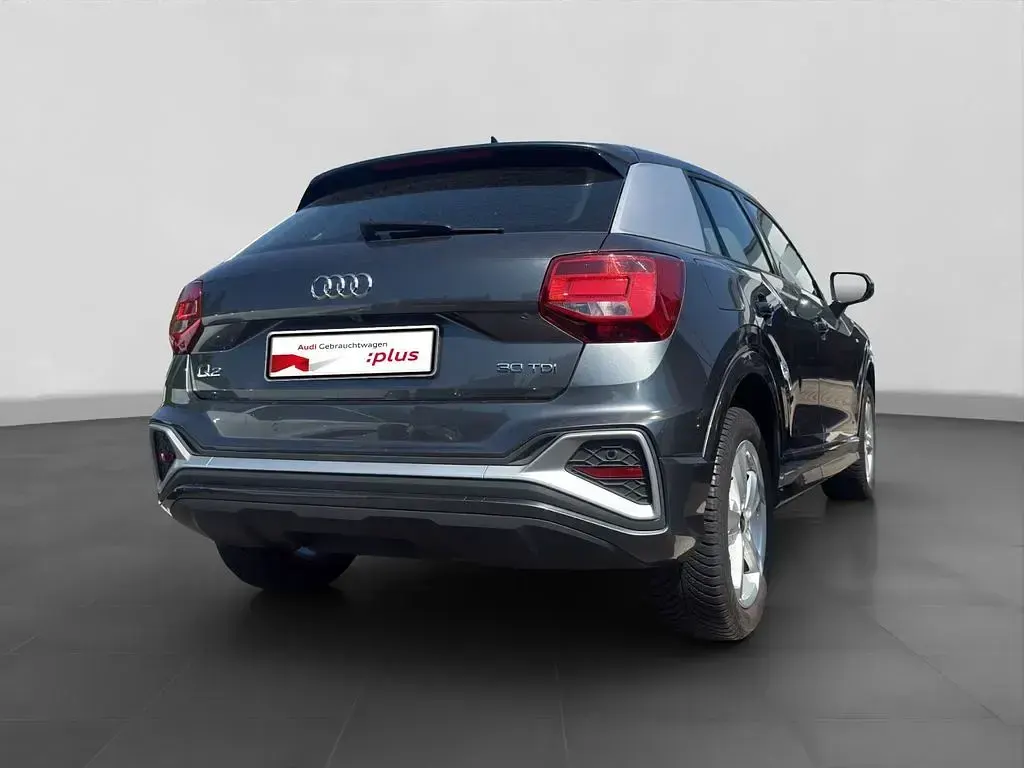 Gebraucht Audi Q2 S-Line 116 PS (85 kW) 2023 Grau SUV