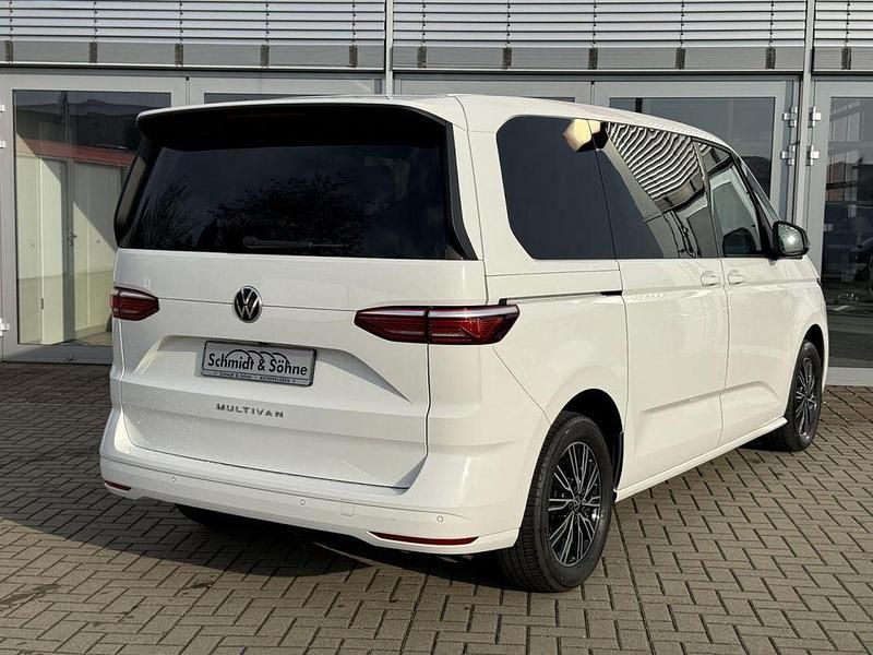 Gebraucht VW Multivan Basis 150 PS (110 kW) 2023 Weiß Van