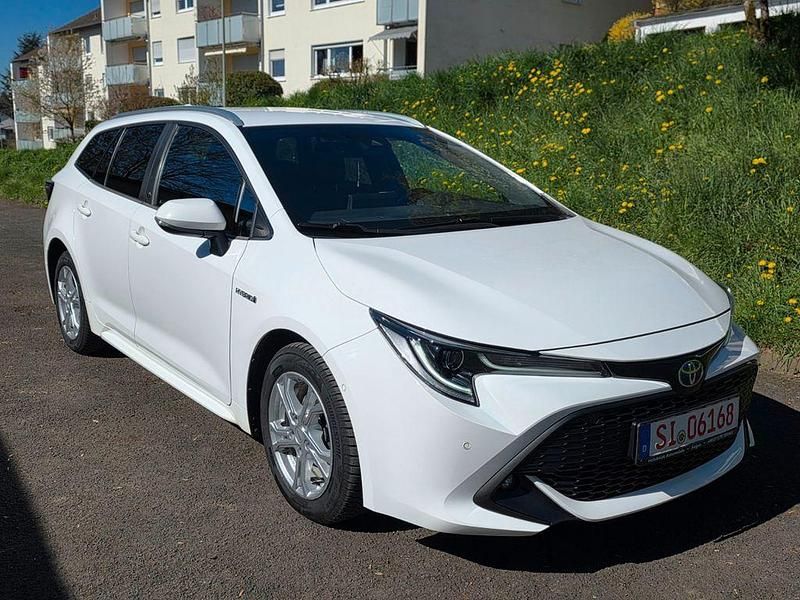 Gebraucht Toyota Corolla Team 98 PS (72 kW) 2020 Weiß Kombi