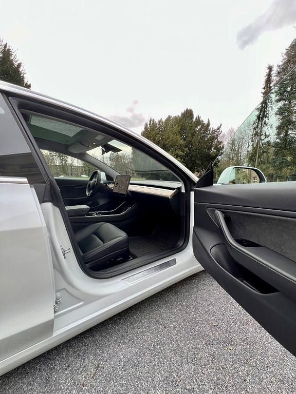 Gebraucht Tesla Model 3 366 kW (498 PS) 2020 Weiß Limousine