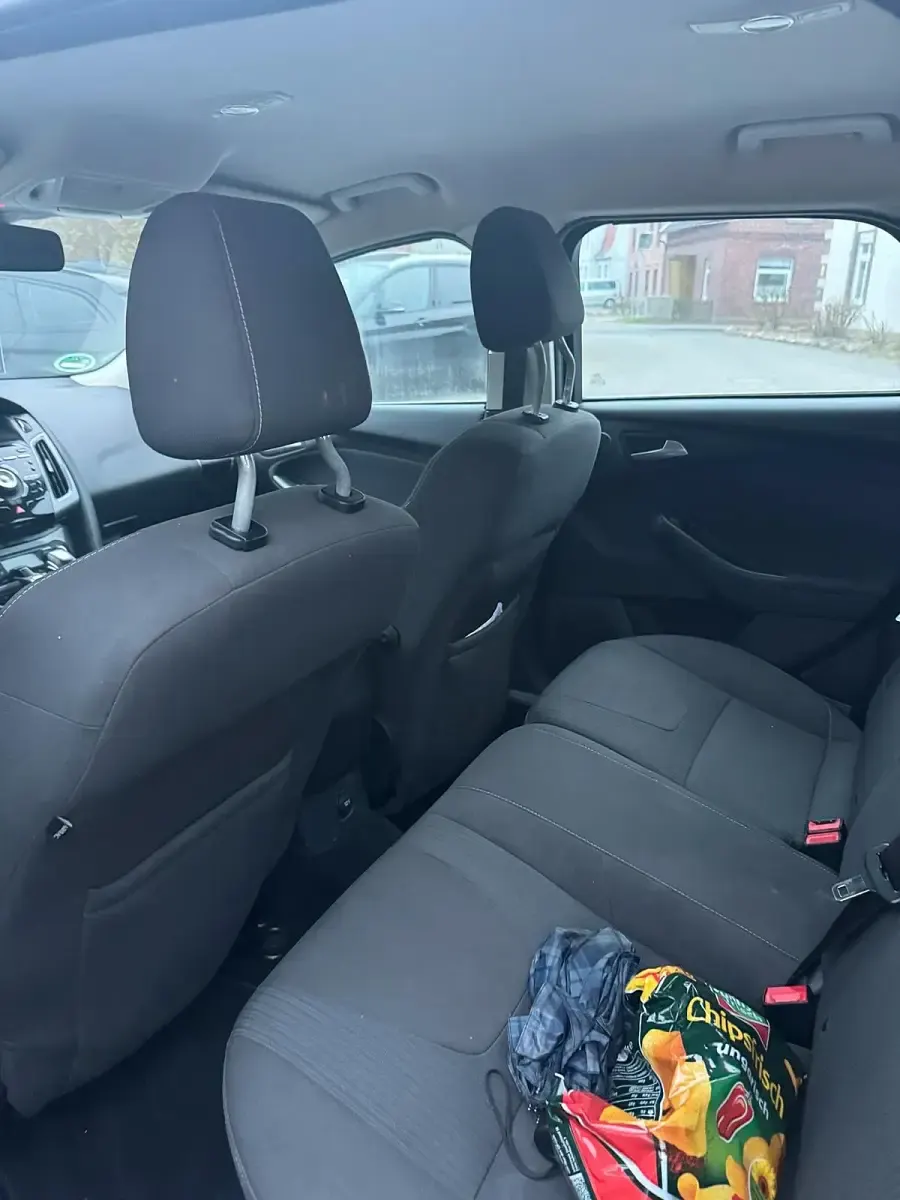Gebraucht Ford Focus 115 PS (84 kW) 2012 Schwarz Kombi