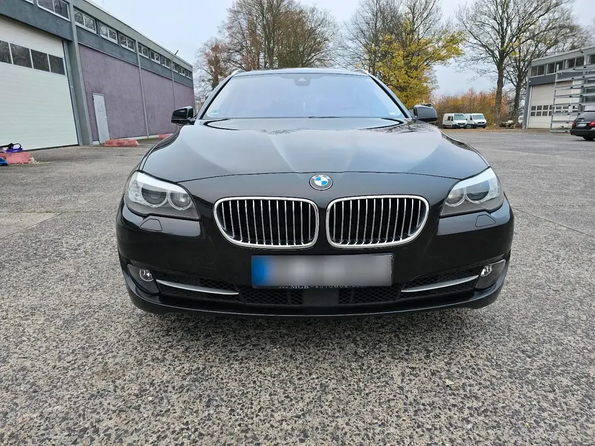 Usata BMW 520 184 CV (135 kW) 2012 Nero Station wagon