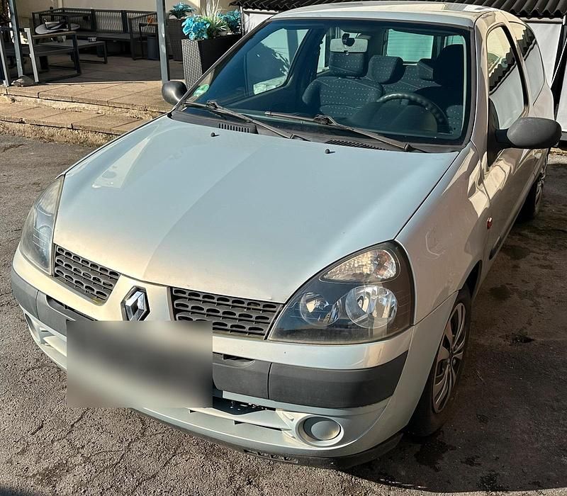 Gebraucht Renault Clio II 58 PS (42 kW) 2001 Silber Kleinwagen