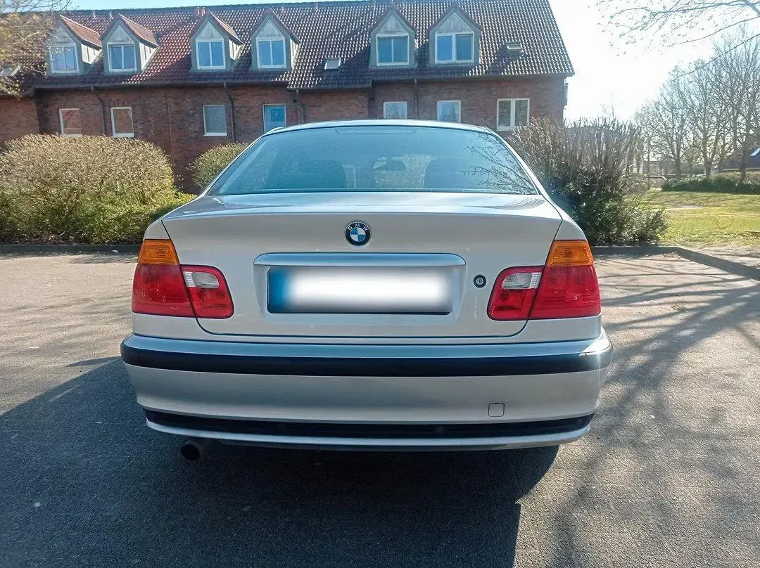 Gebraucht BMW 316 Sport Line 105 PS (77 kW) 2001 Silber Limousine