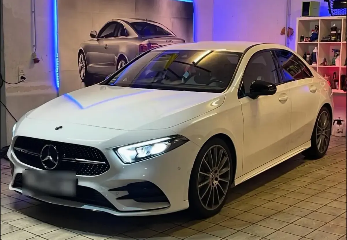 Gebraucht Mercedes A250 224 PS (164 kW) 2019 Weiß Limousine