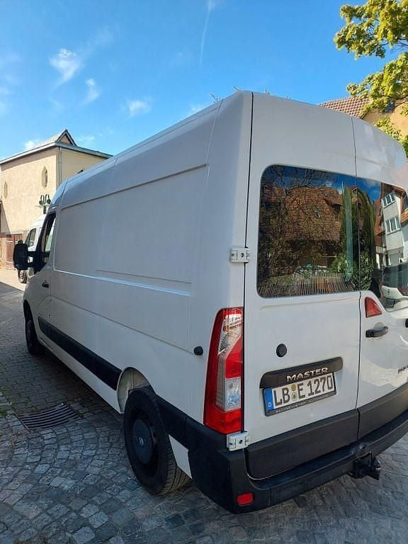 Second-hand Renault Master 136 CP (100 kW) 2015 Alb Van