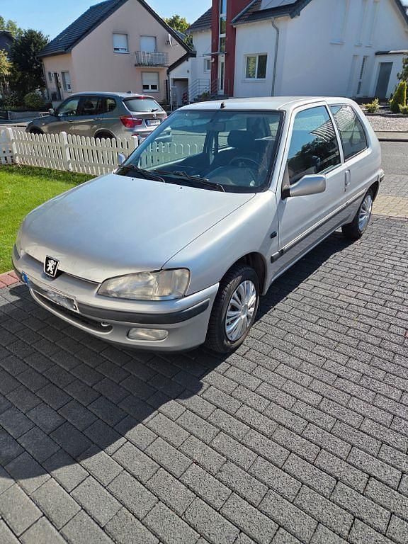 Silber Gebraucht 1999 Peugeot 106 Kleinwagen | 1.200 € (Fairer Preis) - Bild 1/4