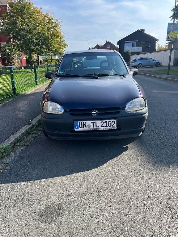 Violet Gebraucht 1995 Opel Corsa Slam Limousine | 950 € - Bild 1/4