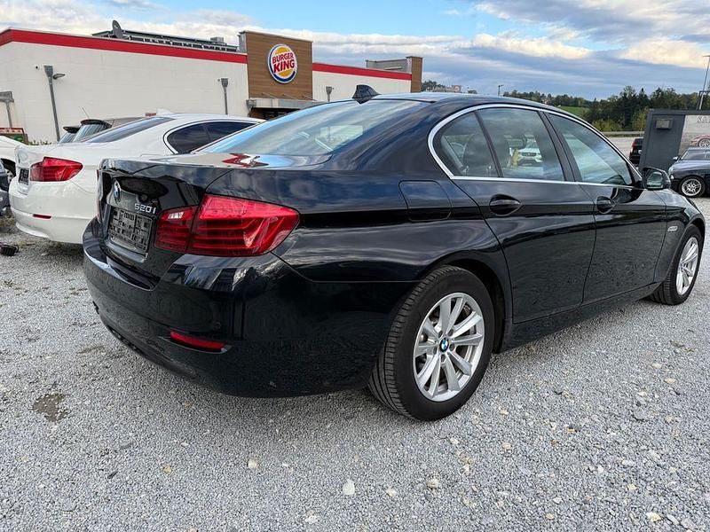 Gebraucht BMW 520 184 PS (135 kW) 2015 Schwarz Limousine