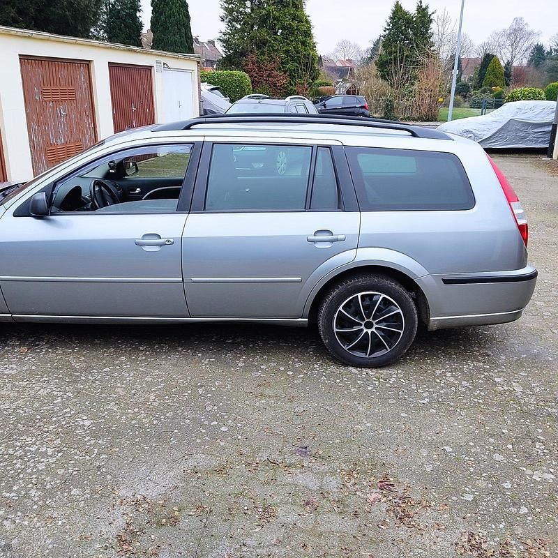 Gebraucht Ford Mondeo 130 PS (95 kW) 2007 Silber Kombi