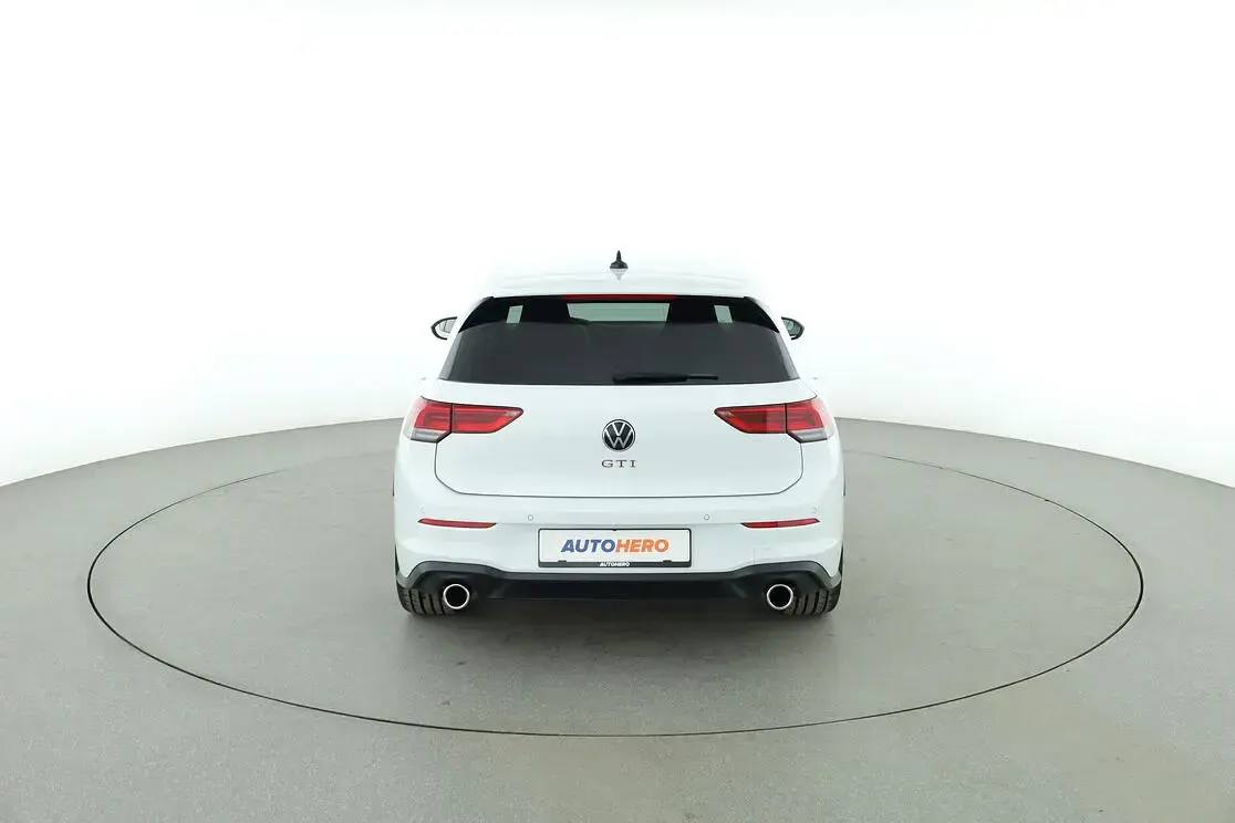 Gebraucht VW Golf VIII GTI 245 PS (180 kW) 2022 Weiß Limousine