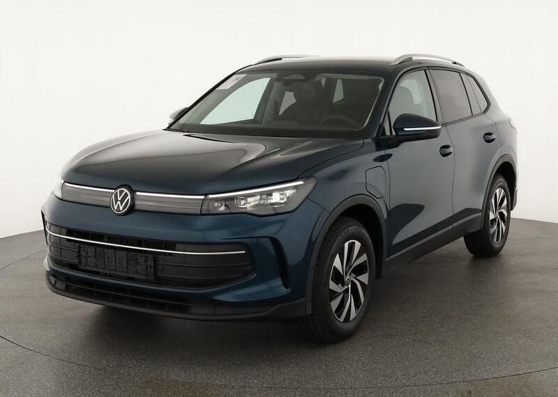 Nightshade blue metallic Neu 2025 VW Tiguan Life SUV | 47.495 € (Superpreis) - Bild 1/4