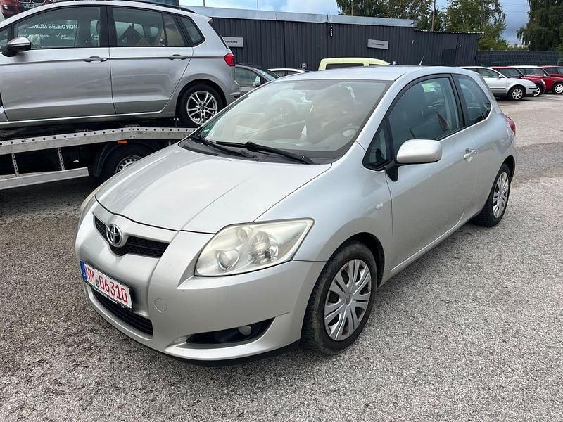Silber Gebraucht 2008 Toyota Auris Sol Limousine | 2.590 € (Superpreis) - Bild 1/4
