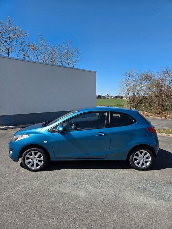 Gebraucht Mazda 2 Edition 84 PS (61 kW) 2010 Blau Kleinwagen
