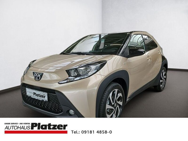 4u9)/ black mica (209) (beige Neu 2025 Toyota Aygo Kleinwagen | 21.480 € - Bild 1/4