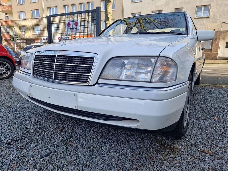 Other Gebraucht 1995 Mercedes C180 Elegance Limousine | 2.299 € - Bild 1/4