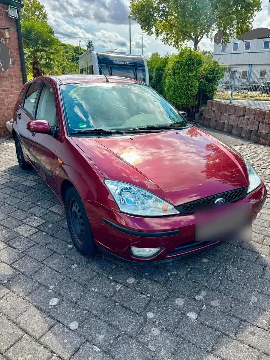 Gebraucht Ford Focus 101 PS (74 kW) 2004 Rot Limousine