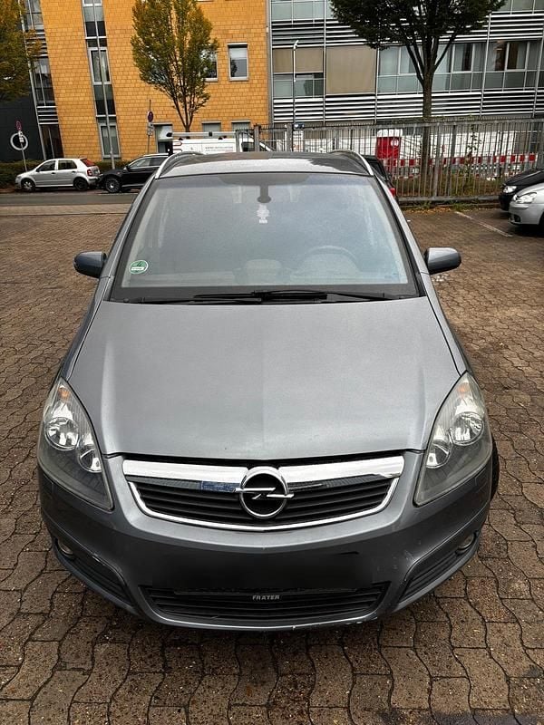 Grau Gebraucht 2007 Opel Zafira Kombi | 3.500 € (Fairer Preis) - Bild 1/4