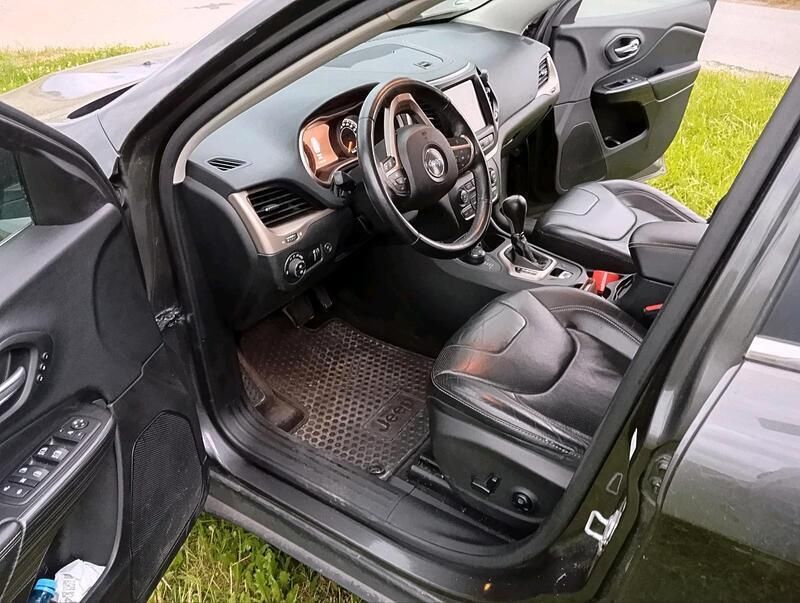 Grau Gebraucht 2015 Jeep Cherokee Limited SUV | 9.000 € (Superpreis) - Bild 1/4