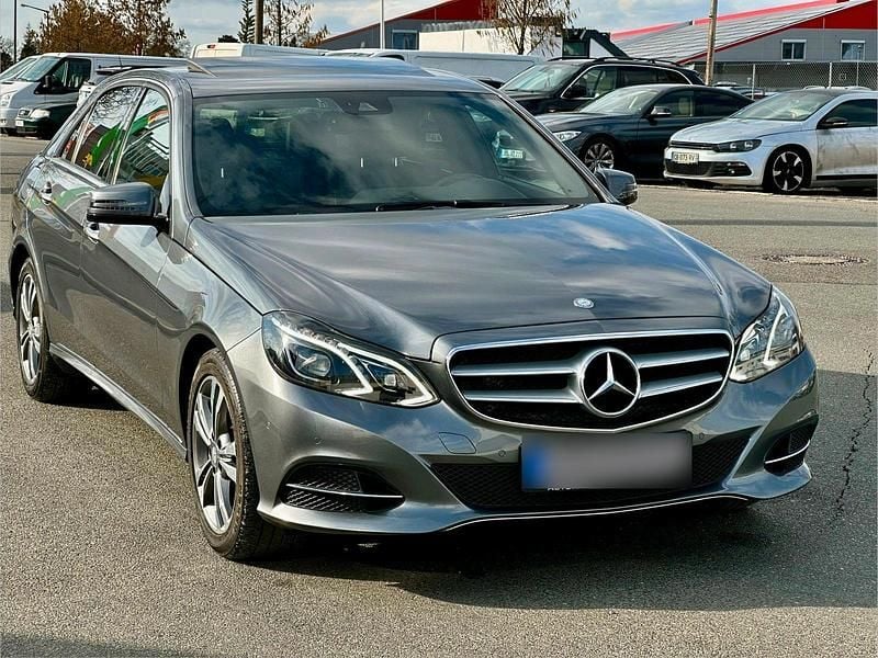 Gebraucht Mercedes E220 170 PS (125 kW) 2016 Grau Limousine