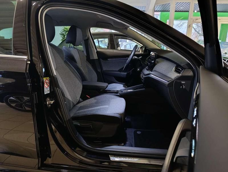 Gebraucht Skoda Octavia Tour 150 PS (110 kW) 2025 Schwarzmagic perleffekt Kombi