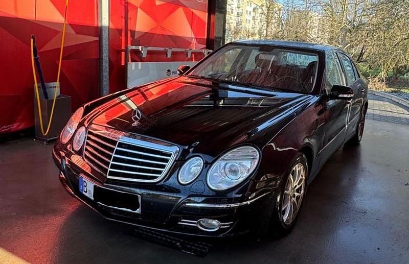 Gebraucht Mercedes E300 Avantgarde 211 PS (155 kW) 2008 Schwarz Limousine
